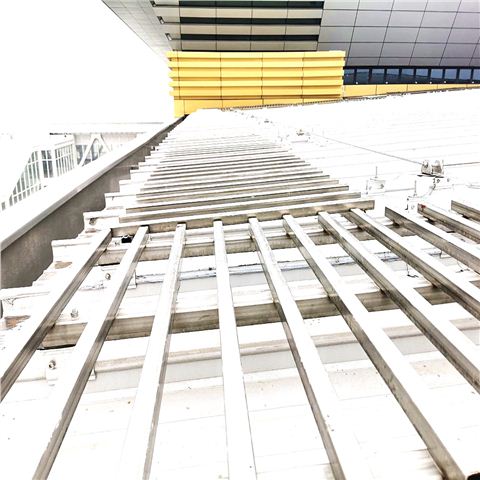 高铁站屋面网架结构