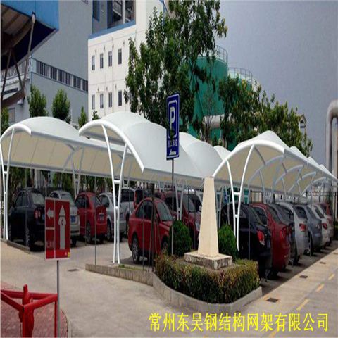 单悬臂无斜拉膜结构车棚