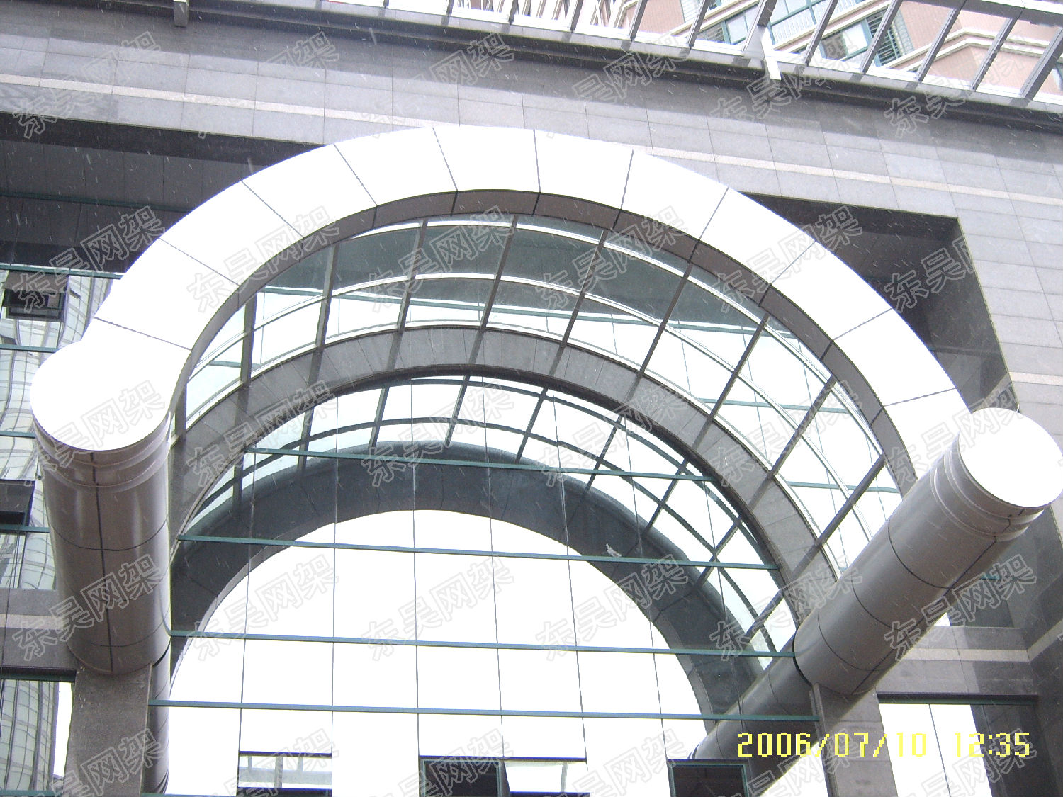 门厅及大门玻璃雨棚 (15).JPG