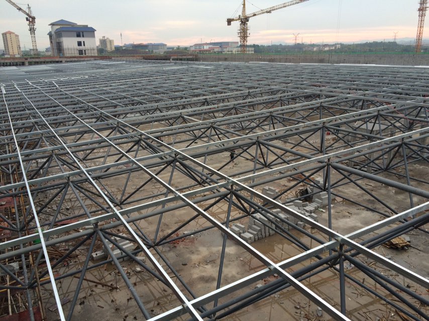 孚能科技（赣州）有限公司厂房网架檩条焊接完成.jpg